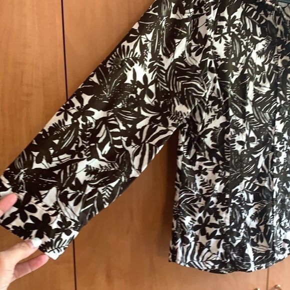 Liz Claiborne Button down 1/2 sleeve shirt brown - Picture 4 of 10